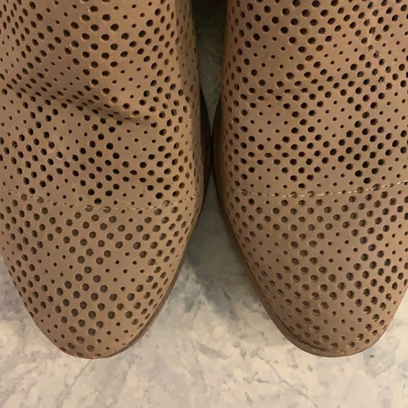 Taupe booties. Size 10 - Picture 2 of 6